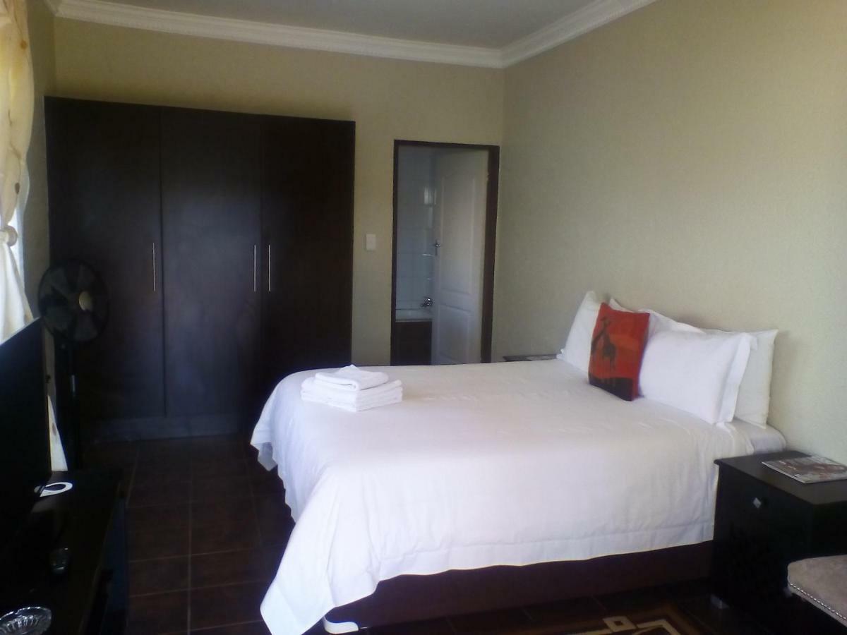 Mmakosha Lodge Pretoria-Noord 外观 照片